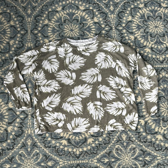 J. Jill Oversized Olive and White Leaf Pattern Sweater - Linen Blend - Picture 1 of 3